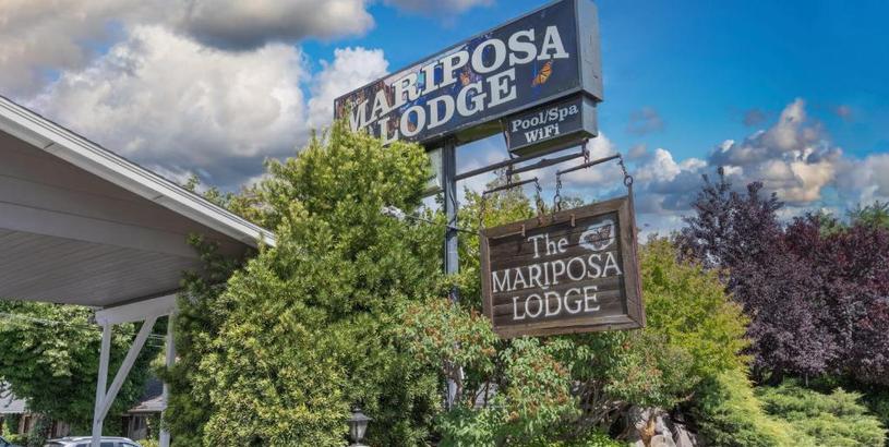 Отель Mariposa Lodge