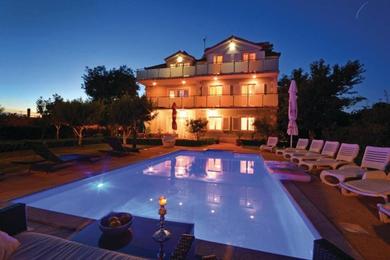 Villa Nice villa with pool and jacuzzi near Split