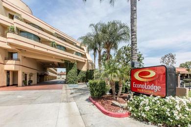 Отель Econo Lodge Inn & Suites Riverside - Corona