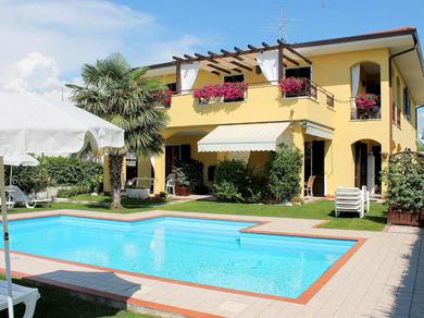 Holiday home Apartments in a residence nearby the Lake Garda