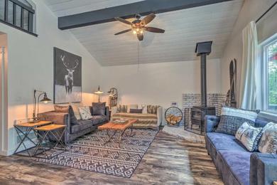 Chic and Modern Escape about 4 Mi to Pinecrest Lake!