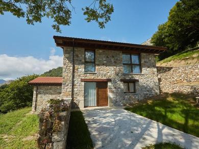 Holiday home Cozy house divided into apartments in Cangas de On s