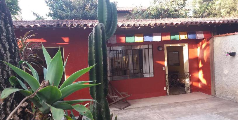 Лодж "Chalé Balines Oroboro" 1 - Casa com jardim de 150 m e cozinha completa em Macacos