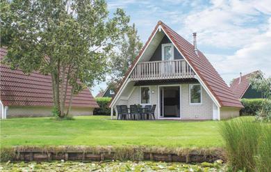 Amazing home in Gramsbergen with 3 Bedrooms, WiFi and Indoor swimming pool