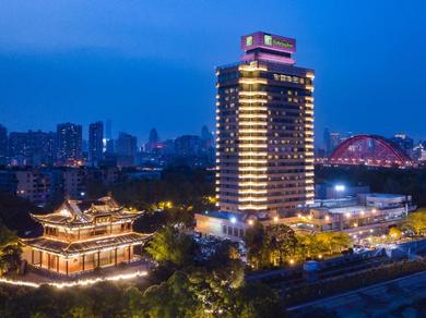 Holiday Inn Wuhan Riverside, an IHG Hotel