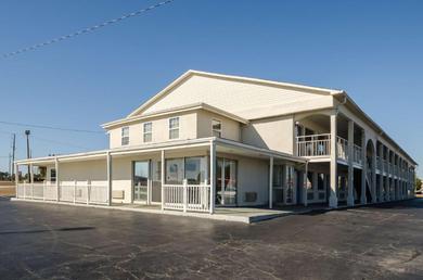 Hotel Motel 6-Commerce, GA
