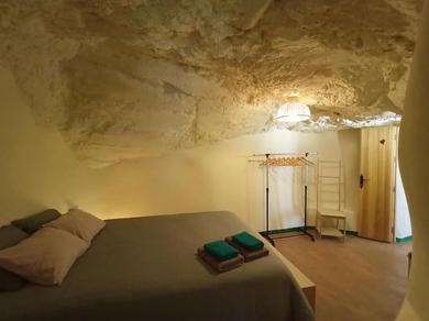 Chalet Casa Olivia, beautiful cozy cave