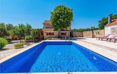 Awesome Home In Pridraga With 3 Bedrooms, Outdoor Swimming Pool And Heated Swimming Pool