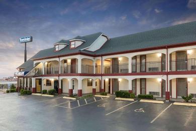 Мотель Travelodge Inn & Suites by Wyndham Norman