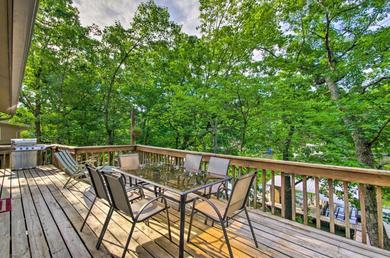 Holiday home Lakefront Eldon Home with Private Boat Dock!