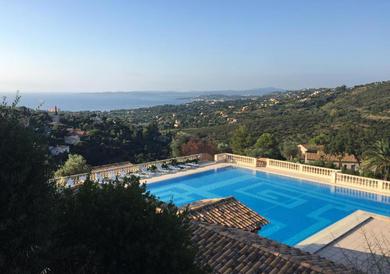 Superbe appartement vue mer golf de Saint Tropez