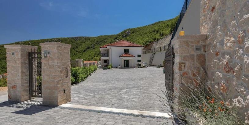 Hotel Ferienhaus mit Privatpool für 8 Personen 2 Kinder in Ricice, Dalmatien Dalmatinisches Hinterland