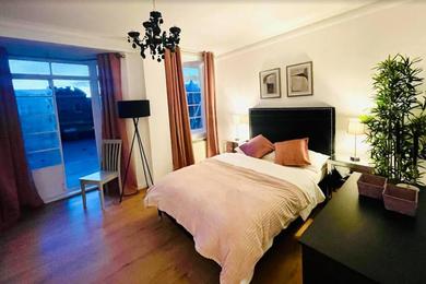 Apartments Luxury 3 bedroom 3 and a half bathroom flat in Swiss Cottage