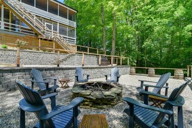 Holiday home Lakefront Scottsville Retreat with Private Dock!