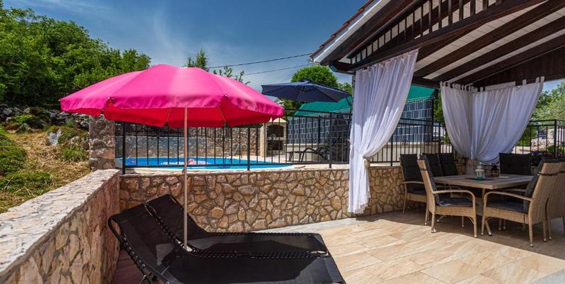 Apartments Apartment With A Private Swimming Pool, Garden & BBQ