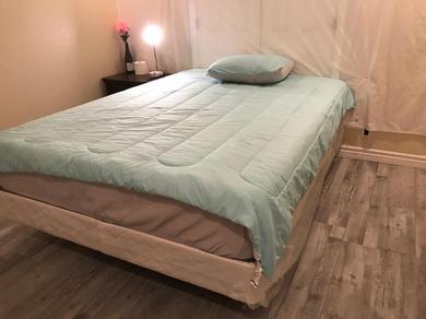Guest house Big bedroom queen size bed at Las Vegas for rent-1