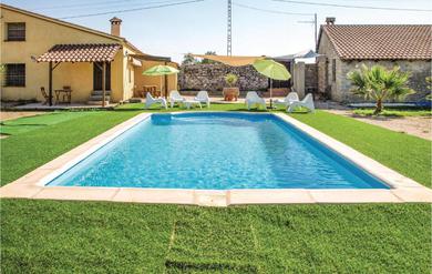 Holiday home Nice home in Villanueva del Duque with 7 Bedrooms, WiFi and Outdoor swimming pool
