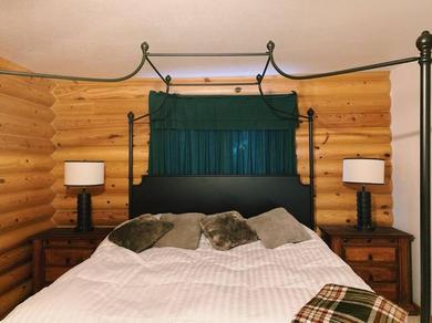 Дом отдыха The Lincoln Log Lodge / Spacious & comfy log cabin