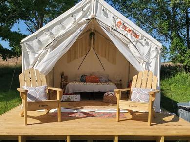 Luxury tent Tentrr Signature Site - Sunflower Ridge at The Stickley Farm