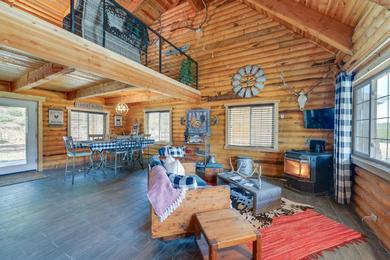 Hotel Secluded Mountain Getaway in Wyoming Range!