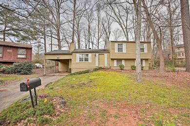 Quiet and Convenient Home 6 Mi to Stone Mtn!