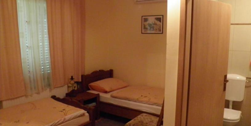 Guest house Rooms with a parking space Draz, Baranja - 16701