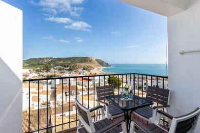 Seaview Apartment with amazing views