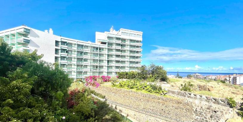 Апартаменты Large Family Apartment, Wifi, pools, garden, beach in Puerto de la Cruz
