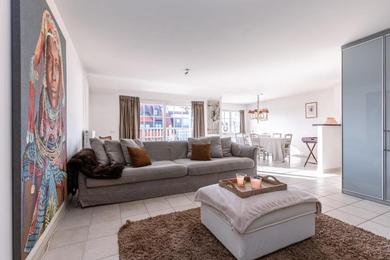 Апартаменты Charming spacious duplex apt with private parking in Knokke