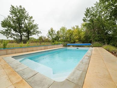Modern bungalow in Midi Pyrenees with swimming pool