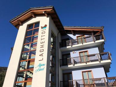 Отель Laghetto Alpine Hotel & Restaurant