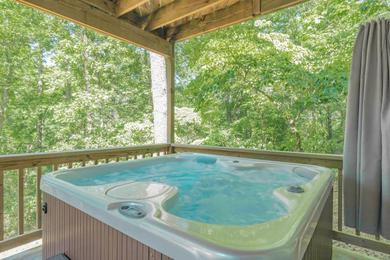 Дом отдыха The Woodstock House Hot Tub Back 40 Trails