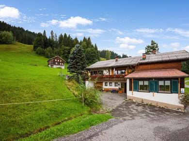 Дом отдыха Vintage Holiday Home in Vorarlberg near Ski Area