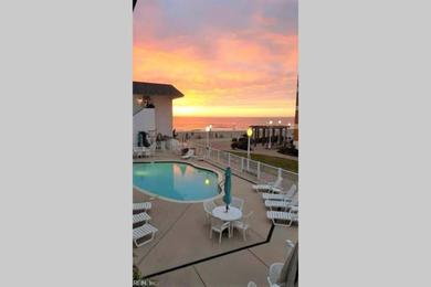 Apartments Renovated, Oceanfront Building, Boardwalk, Pool, Beach, 4 People, cozy studio unit, walk right out no elevator, Kitchen, Restaurant