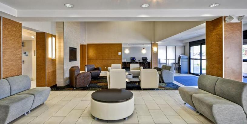 Отель Holiday Inn Express Romulus / Detroit Airport, an IHG Hotel