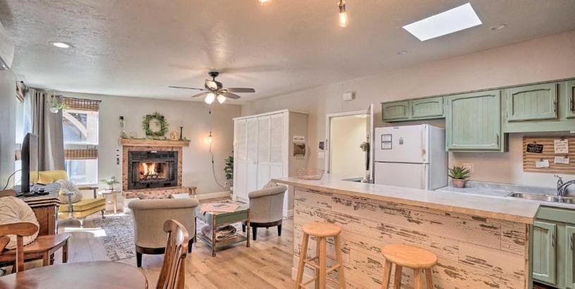 Apartments Williams Studio on Famous Route 66 with Fireplace!