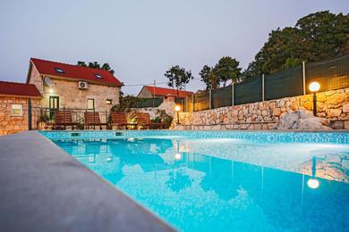 Buljanovi dvori, house with private pool