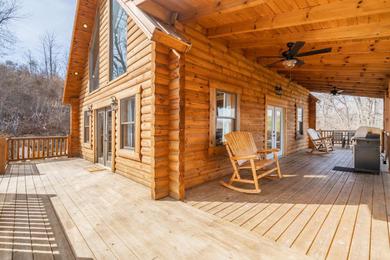 Chalet Family Friendly ~ Hocking Hills Cabin ~ Close to Caves, w/Wifi