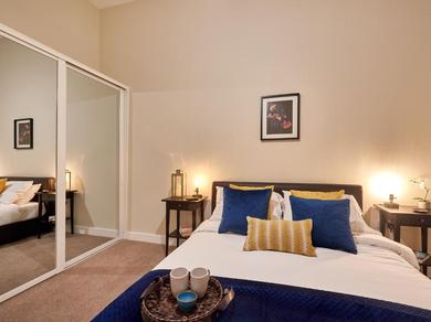 Апартаменты Two Bedroom Apartment by JLJ Apartments & Serviced Accommodation Birmingham - Mantella Lofts