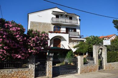 Guest house Vila Jelena - Studio apartments for 2 to 3 persons in Sv Filip i Jakov