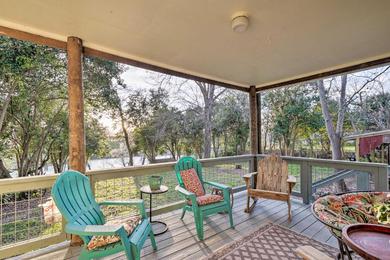 Holiday home Riverfront House with Deck, 7 Mi to San Marcos!