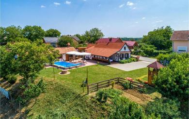 Дом отдыха Beautiful home in Sveti Ivan Zabno with 3 Bedrooms, WiFi and Outdoor swimming pool