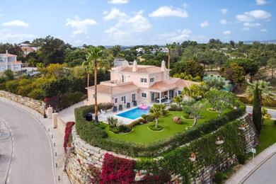 Вилла Extraordinary Villa on an elevated position in Quinta do Lago