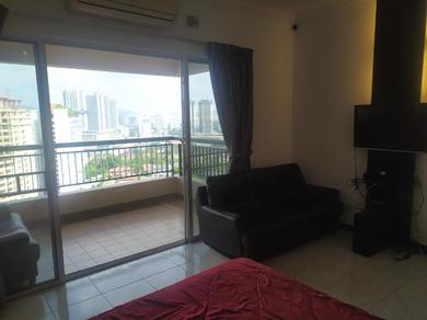 Guest house Seri Maya Condominium, balcony room-shared unit