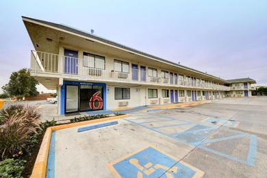 Hotel Motel 6-San Marcos, TX