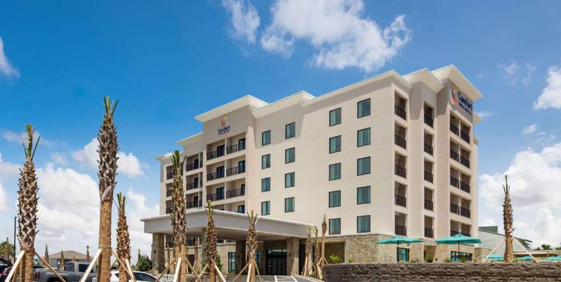Hotel Comfort Inn & Suites Gulf Shores East Beach near Gulf State Park