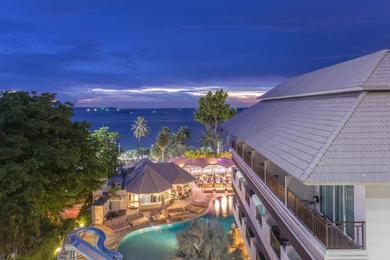 Отель Pattaya Discovery Beach Hotel - SHA Extra Plus