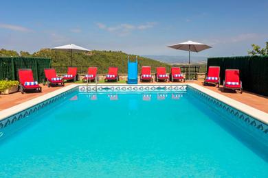 21 Sleeps Private Pool Villa & BBQ Near Barcelona