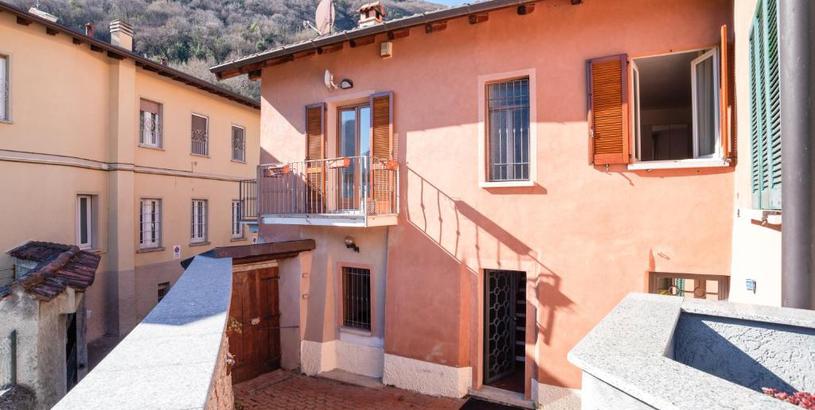 Apartments Limonta Lake View Apartment with Private Parking