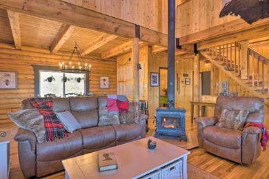 Lovely Lake George Cabin with Mountain Views!